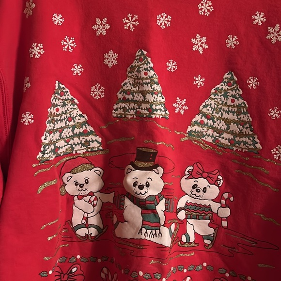 Fruit of the Loom red Christmas sweatshirt w/teddy bears and Christmas 🎄 tree - Picture 2 of 5